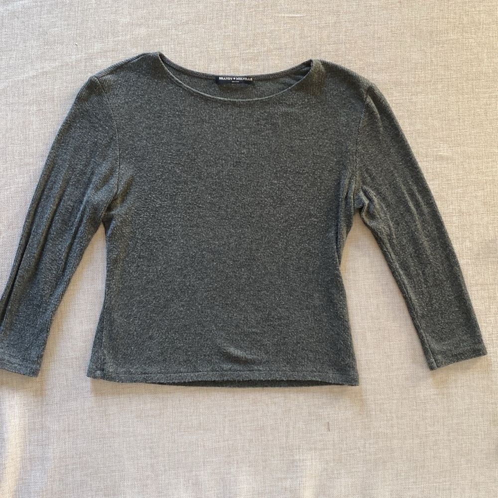 Brandy Melville boat neck 3/4 length sleeve ribbed tee. Charcoal gray